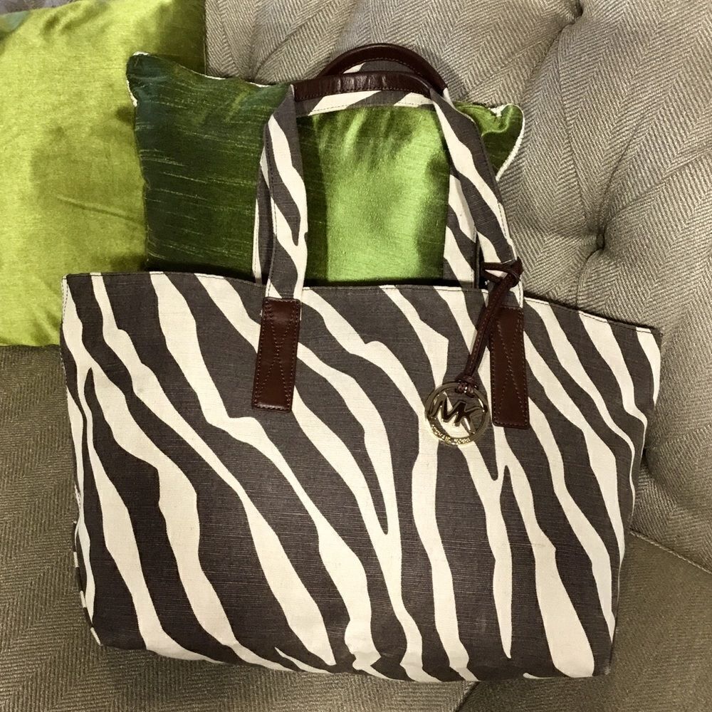 MICHAEL KORS CANVAS TOTE LAPTOP VACATION TRAVEL WORK SCHOOL. LIKE NEW